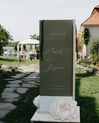 Ještě nekončím - tato svatba si prostě zaslouží vícero příspěvků a ukázek každičkého detailu. Stejně jako obrovská uvítací...